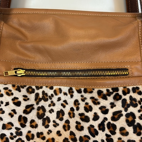 Extra large leather tote with lots of pockets … and style! - Picture 5 of 12